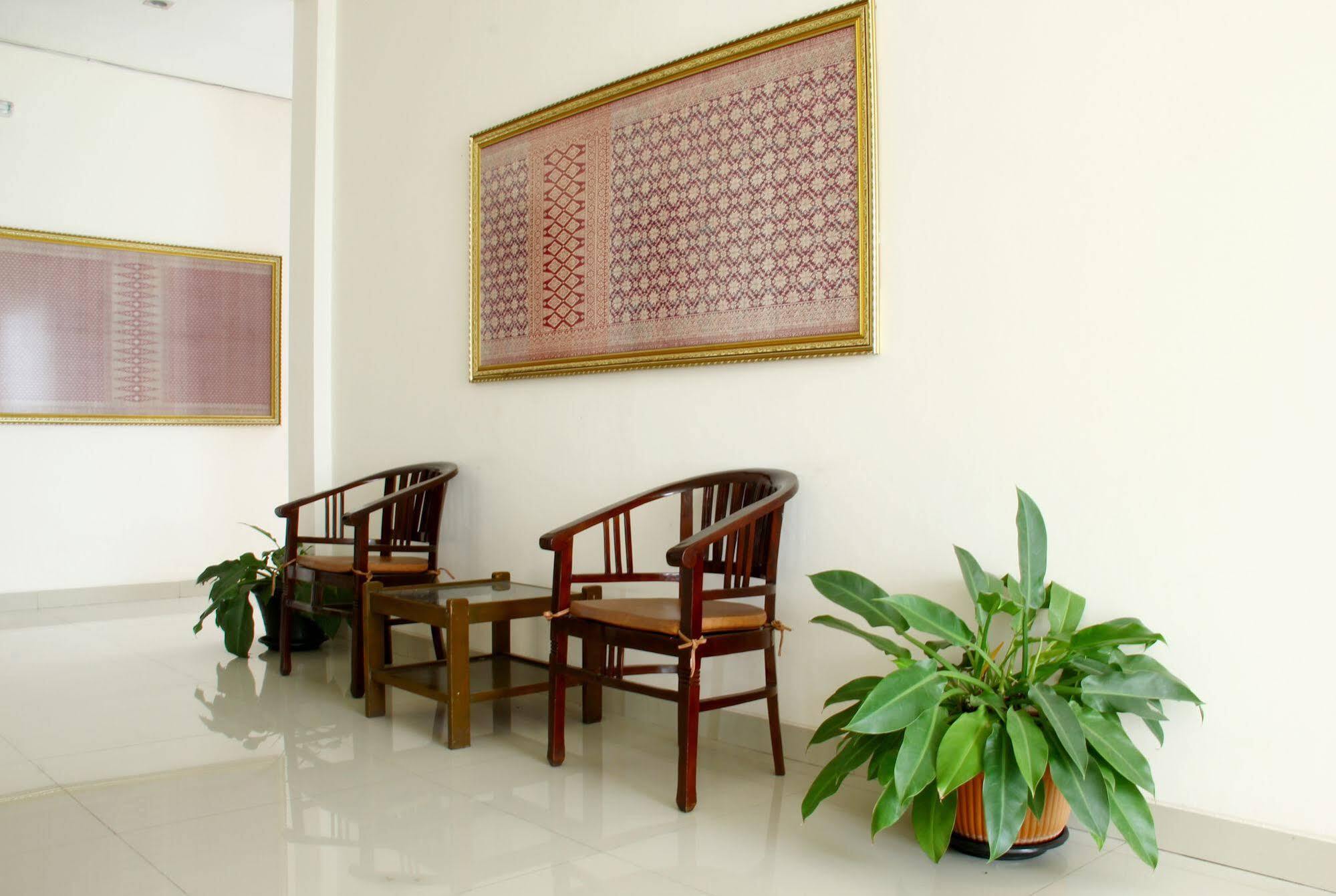 Reddoorz Plus @ Natuna Bandung Exteriör bild