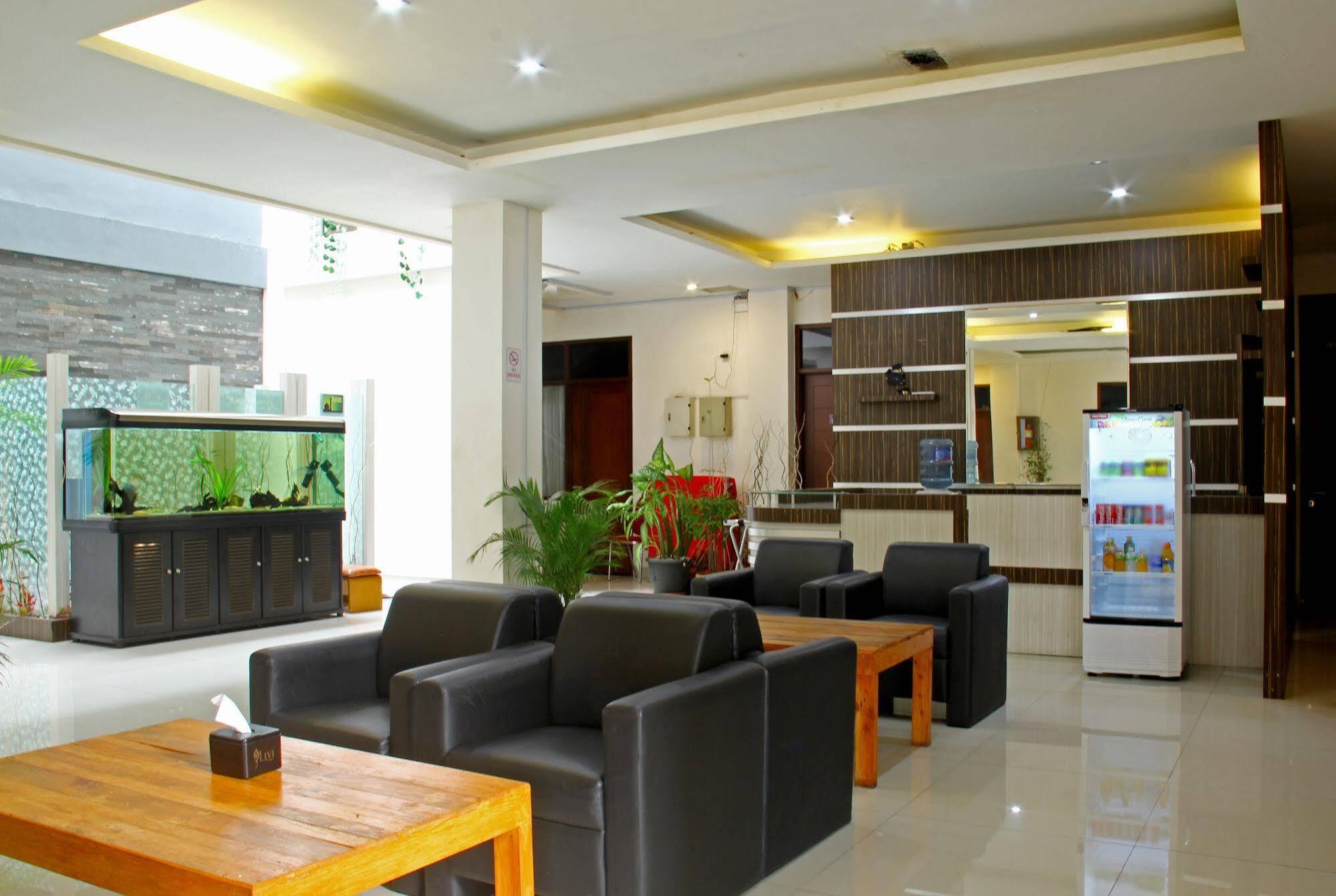 Reddoorz Plus @ Natuna Bandung Exteriör bild